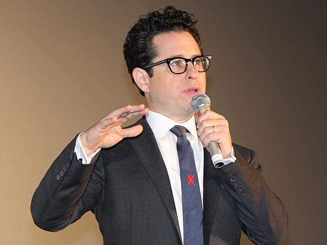 プレゼンテーションを行うJ・J・エイブラムス