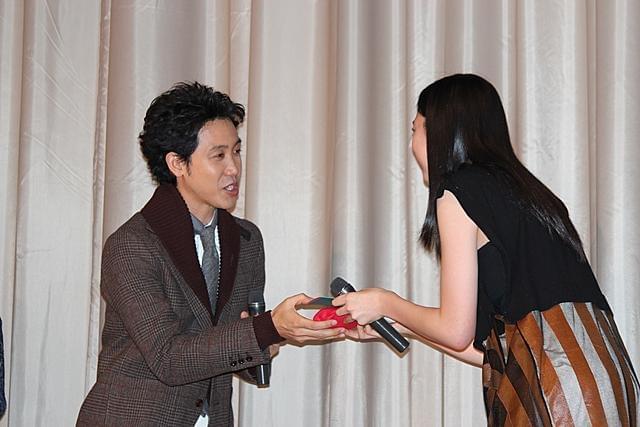 大泉洋「心痛んだ」15歳共演女優をビンタで泣かせる