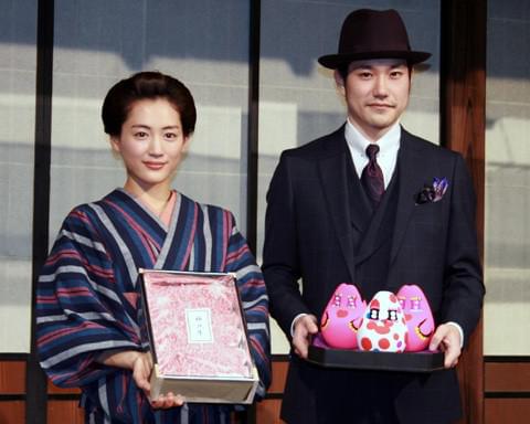 松ケン清盛、綾瀬八重の自作起き上がり小法師に感動 NHK大河主演バトンタッチ
