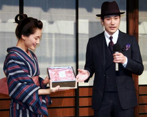 松ケン清盛、綾瀬八重の自作起き上がり小法師に感動 NHK大河主演バトンタッチ