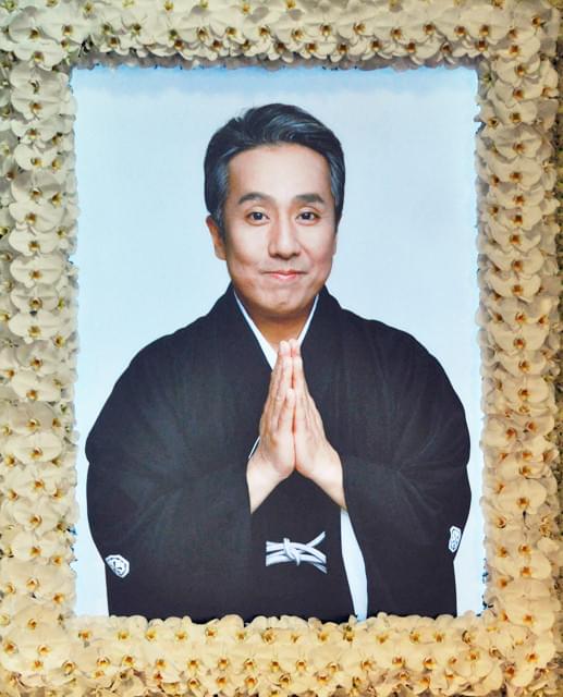 大竹しのぶ、勘三郎さんに「大好きですよ。またね」 本葬に弔問客1万2000人