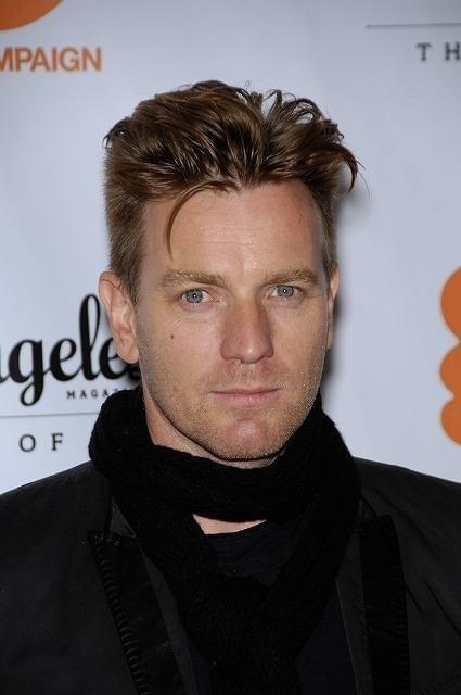 ユアン・マクレガー、大英勲章を受勲