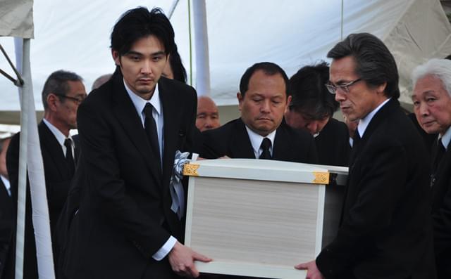 大島渚監督葬儀 坂本龍一、弔辞で「戦メリ」出演時の思い出語る