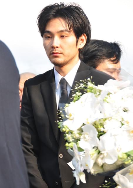 大島渚監督葬儀 坂本龍一、弔辞で「戦メリ」出演時の思い出語る