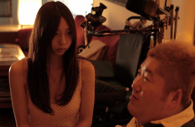 女優・グラドル小泉麻耶「暗闇から手をのばせ」主演でデリヘル嬢に