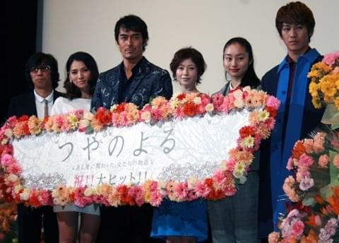 阿部寛、“主演映画「つやのよる」の初日で、観客に愛を叫ぶ”