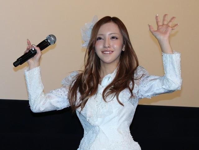 「AKB48」板野友美が突然の卒業！ドキュメンタリー映画の中で異例発表