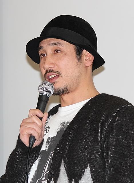 俊英・内田伸輝監督、商業映画デビュー作初日を“豆まき”でお祝い