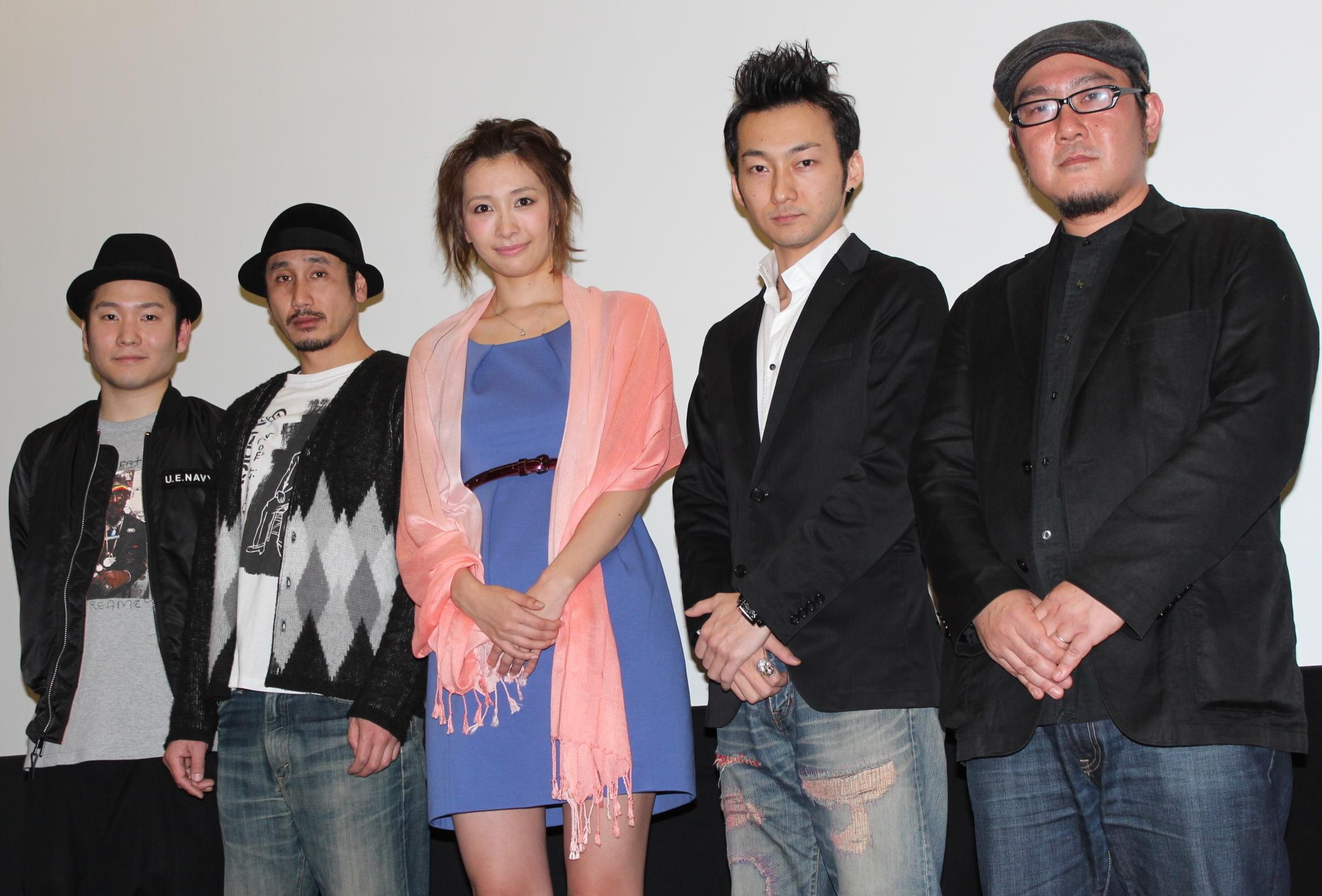 俊英・内田伸輝監督、商業映画デビュー作初日を“豆まき”でお祝い