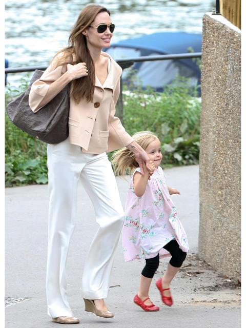 親子で「マレフィセント」に出演したアンジーとビビアン