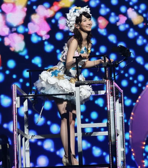 柏木由紀、2ndライブで熱唱中に感極まって涙！