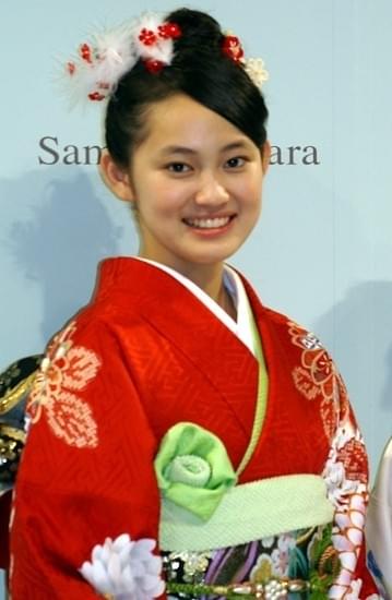 着物姿を披露した吉本実憂