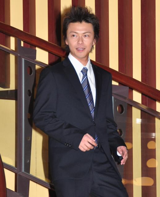 福くん、スーツで登場「デカ長の男らしさと優しさ見て」とアピール