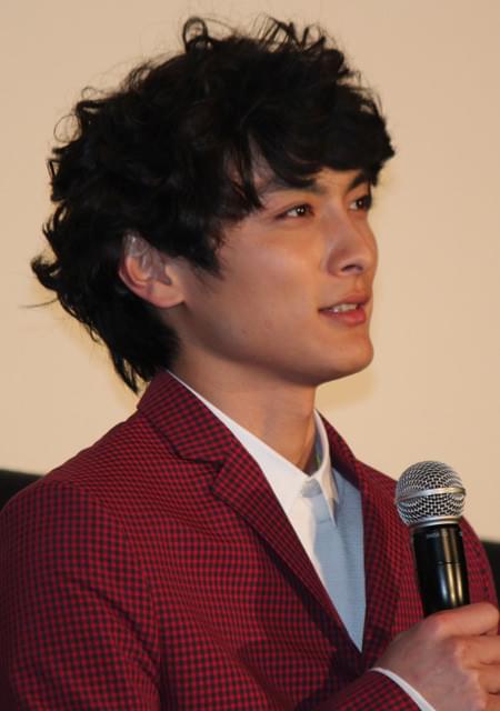 高良健吾、吉高由里子＆沖田修一監督の「好きだよ」に大照れ