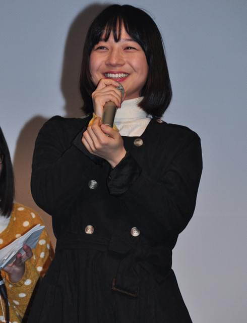 キム・コッピ、観客からの「かわいい」の声にはにかむ