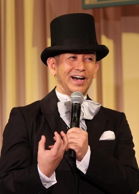 剛力彩芽＆宮本亜門、“オズの魔法”でマジック大成功！