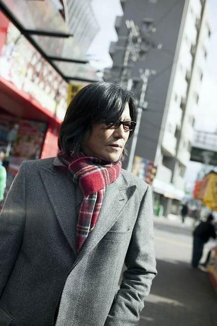 豊川悦司、初の写真集で蜷川実花とタッグ 故郷・大阪で見せる色気