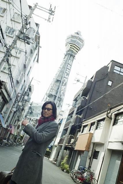 豊川悦司、初の写真集で蜷川実花とタッグ 故郷・大阪で見せる色気