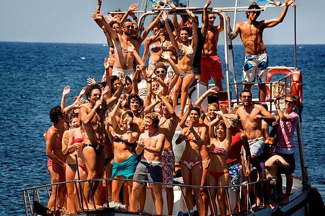 映画を通じて難民問題を知る「海と大陸」チャリティ試写会を実施