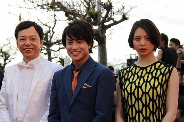 前田敦子、沖縄映画祭に女優として“凱旋” 千葉真一は貫禄の笑顔