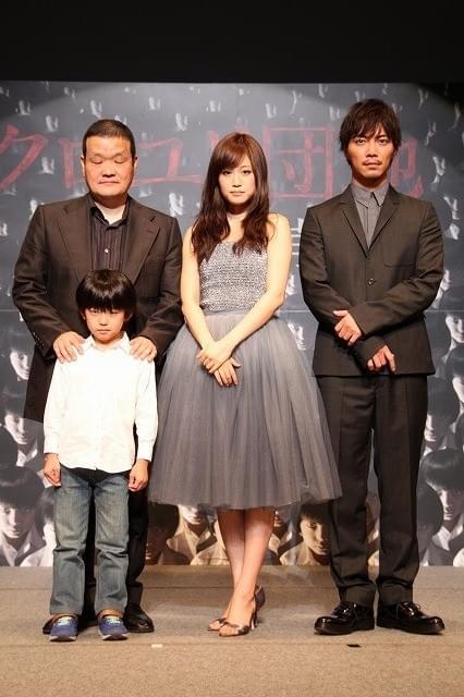 前田敦子、子役のサプライズ登壇に飛び上がって仰天