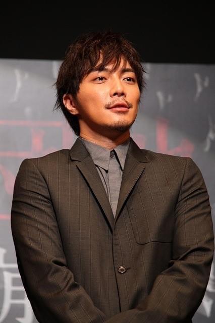 前田敦子、子役のサプライズ登壇に飛び上がって仰天