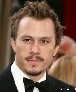 故ヒース・レジャー初の公式チャリティTシャツ発売