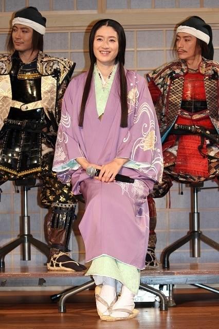 “女信長”天海祐希、「ヒゲ似合う」と褒められ苦笑