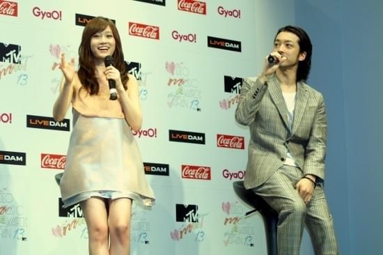 あっちゃんテンションMAX！ 世界的音楽祭典「VMAJ」の司会抜てき