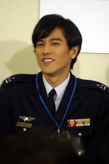 新垣結衣スマイルに綾野剛メロメロ…「空飛ぶ広報室」で最高の笑顔を