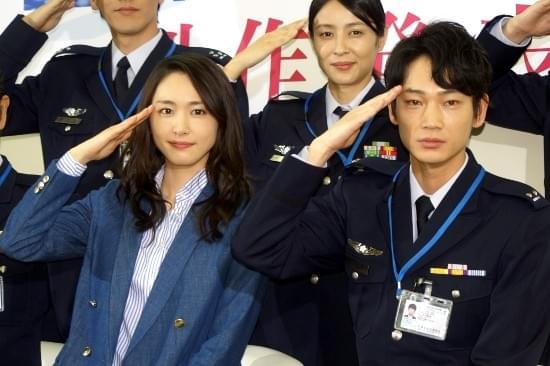 新垣結衣スマイルに綾野剛メロメロ…「空飛ぶ広報室」で最高の笑顔を