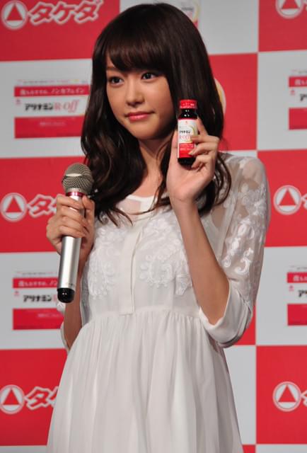 桐谷美玲、疲れをリセットする方法は「犬とたわむれる」