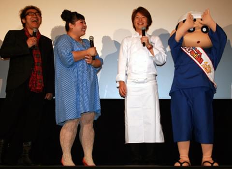 “しんちゃんファミリー”に加わったコロッケがモノマネ連発、川越シェフは「伝説のソース」作りに挑戦!?