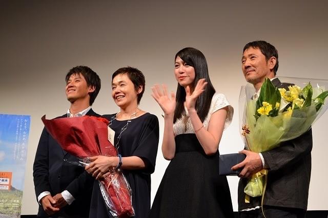 三吉彩花、“両親”大竹しのぶ＆小林薫に感謝の花束「ご一緒できてうれしかった」