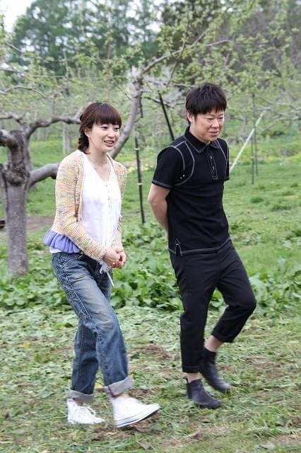 菅野美穂、号泣 「奇跡のリンゴ」モデル本人と再会し感極まる