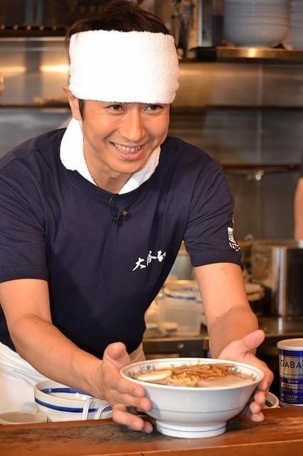 谷原章介、“ラーメンの神様”山岸一雄氏に弟子入り？