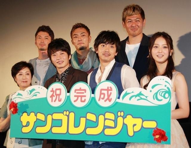 田中圭、雨で撮影中断も青柳翔と「歌って」きずな深める