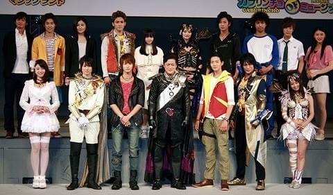 “ギネス級”の最年長ライダー・陣内孝則、次なる相手はしんちゃん、ドラえもん!?