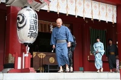 真木よう子ら艶やか浴衣姿で「さよなら渓谷」ヒット祈願