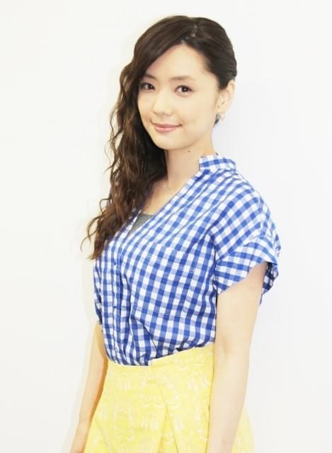 倉科カナ、オール秋田ロケの「遠くでずっとそばにいる」で記憶を失ったヒロイン熱演