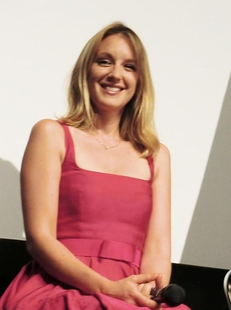 リュディビーヌ・サニエ、「自分がもろくなるような愛をつかむこと」フランス女性の恋愛観語る