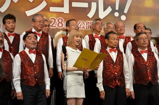 芸人志望の水沢アリー、中尾彬の助言で女優に転向？「全力で頑張る！」