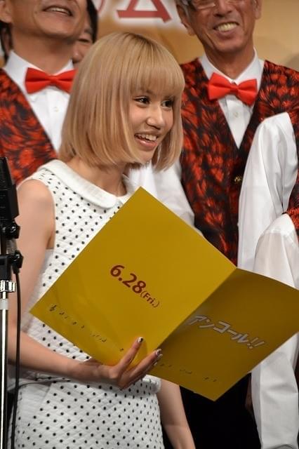 芸人志望の水沢アリー、中尾彬の助言で女優に転向？「全力で頑張る！」