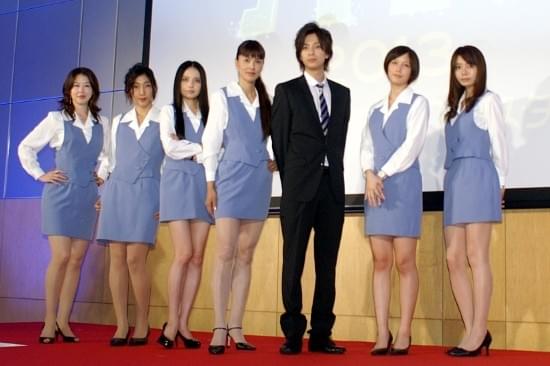 ショムニ復活、美脚これでもか！ 江角マキコがドヤ顔