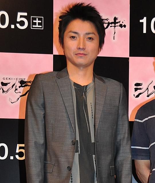 藤原竜也、結婚発表後初の公の場 ファンが祝福