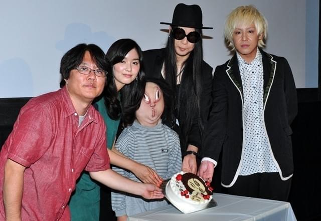 石橋杏奈、21歳の誕生日をあの恐怖キャラクターが祝福