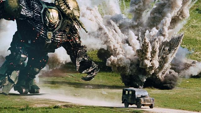 ロシア映画史上初の巨大ロボ！「オーガストウォーズ」本編映像公開