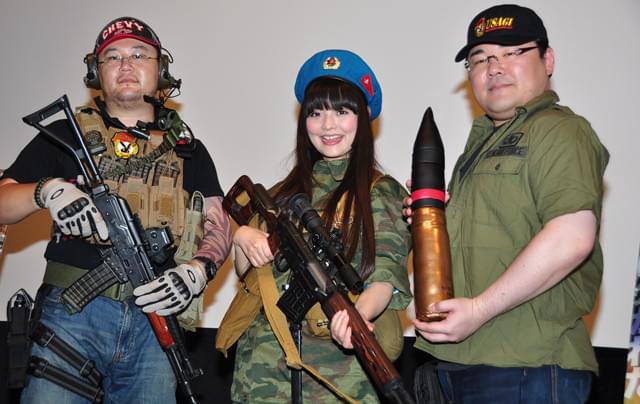ミリタリー好き声優・上坂すみれ、ロシア兵の軍装＆銃器に大興奮！