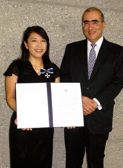 小野リサ、ブラジル最高勲章を受章「亡き父に捧げる」