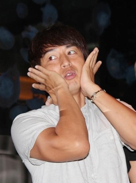 “内ももフェチ”チュート徳井「はさまれて死にたい」